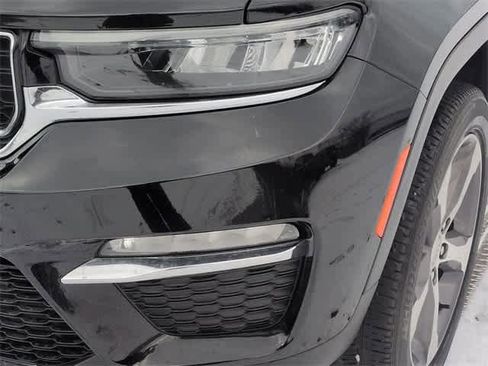 Used 2023 Jeep Grand Cherokee Limited w/ Trailer Tow Prep Group (B) image 11