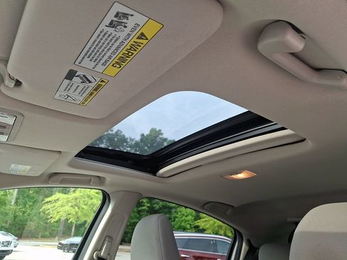 Used 2018 Honda HR-V EX image 14