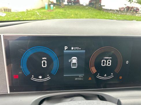 Used 2025 Hyundai Santa Cruz SEL FWD image 15