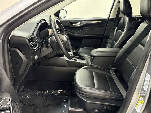 Used 2021 Ford Escape Titanium image 13