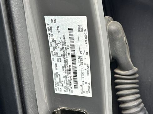 Used 2018 Ford F150 XLT w/ Equipment Group 302A Luxury image 32