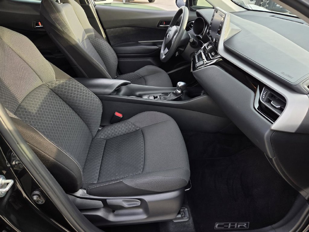 Used 2021 Toyota C-HR LE FWD image 8