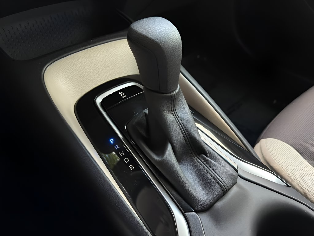 Used 2025 Toyota Corolla LE FWD image 19