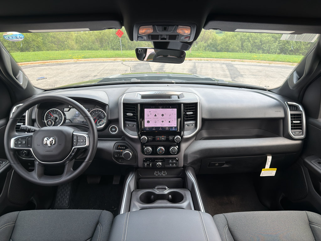 New 2026 RAM 1500 Express AWD/4WD image 19