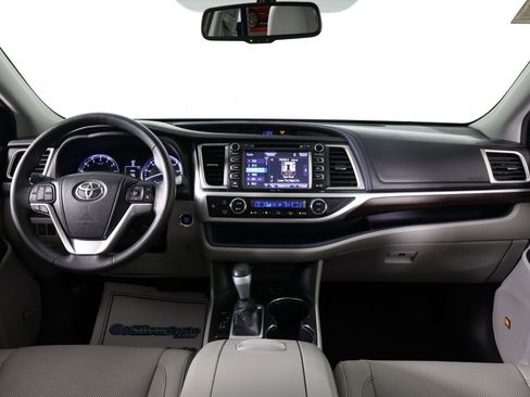 Used 2015 Toyota Highlander Limited image 29