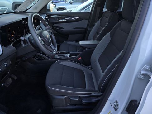Used 2025 Chevrolet TrailBlazer LT image 15