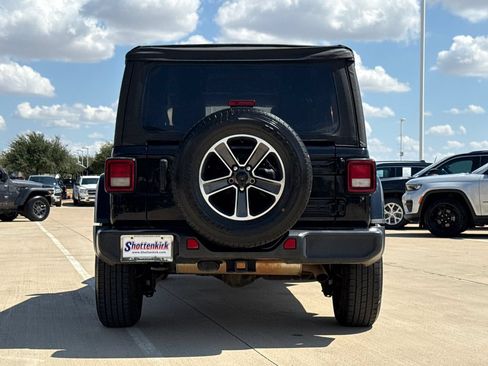 Used 2023 Jeep Wrangler Unlimited Sahara w/ Cold Weather Group AWD/4WD image 8