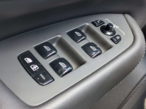 Certified 2025 Volvo XC90 B5 Core AWD/4WD image 25