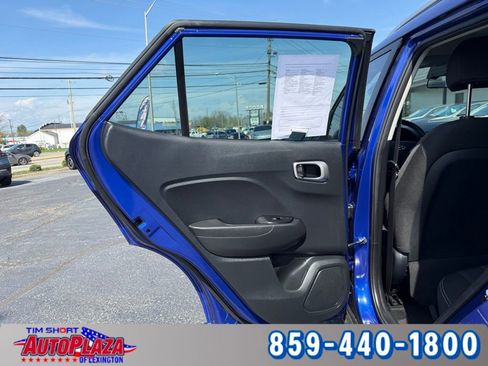 Used 2024 Hyundai Venue SEL FWD image 14