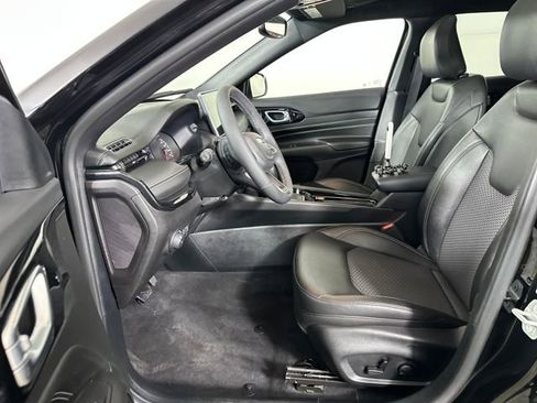 Used 2024 Jeep Compass Latitude w/ Sun and Sound Group image 11