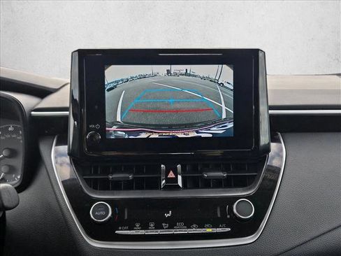 Used 2025 Toyota Corolla LE image 22