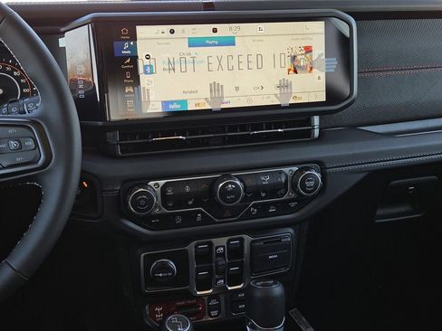 New 2025 Jeep Wrangler Unlimited Rubicon image 23