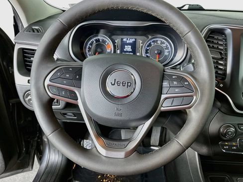 Used 2020 Jeep Cherokee Latitude Plus FWD image 13