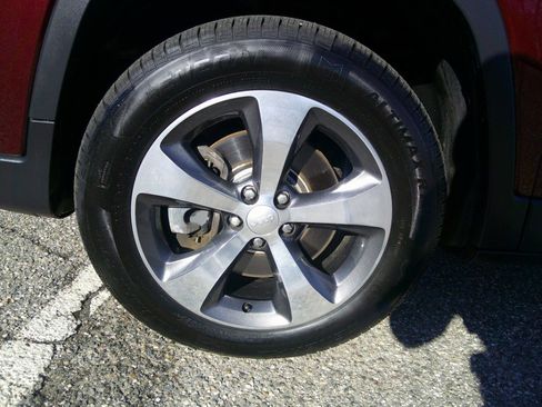 Used 2020 Jeep Cherokee Limited image 83