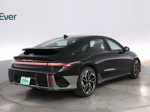 Used 2023 Hyundai Ioniq 6 SEL image 12