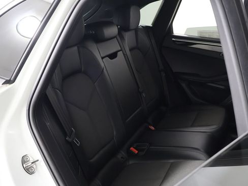 Used 2023 Porsche Macan AWD/4WD image 32