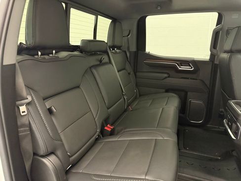 Used 2025 GMC Sierra 1500 Denali AWD/4WD image 40
