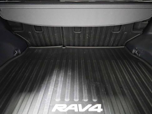 Used 2024 Toyota RAV4 SE image 41