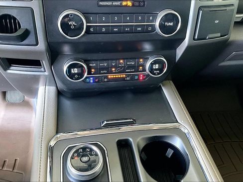 Used 2020 Ford Expedition XLT w/ Equipment Group 202A RWD image 11