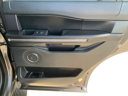 Used 2020 Ford Expedition XLT w/ Equipment Group 202A RWD image 16
