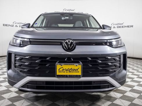 Used 2026 Volkswagen Tiguan SE FWD image 5