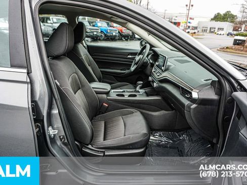 Used 2025 Nissan Altima 2.5 SV image 23