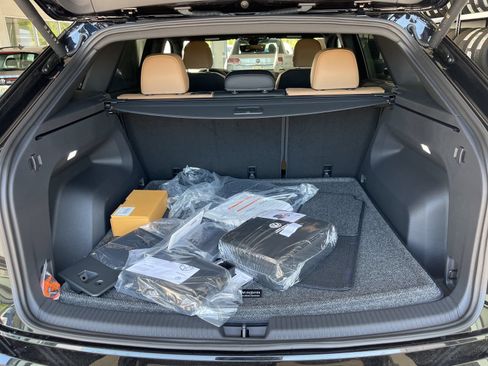 New 2026 Volkswagen Atlas Cross Sport SEL R-Line AWD/4WD image 26