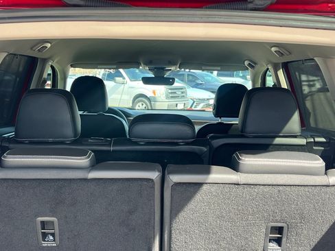 Used 2024 Volkswagen Atlas SE w/ Black Wheel Package image 16