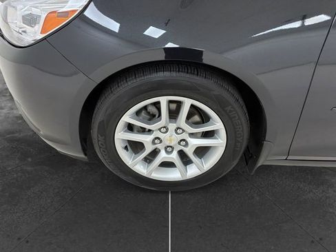 Used 2015 Chevrolet Malibu LT w/ Power Convenience Package FWD image 9