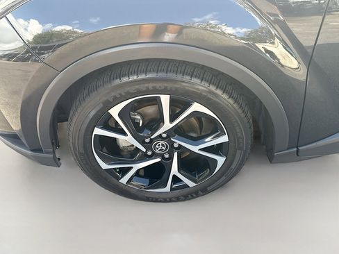 Used 2021 Toyota C-HR XLE image 35