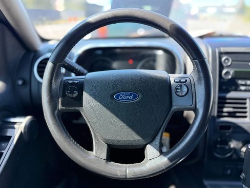 Used 2009 Ford Explorer XLT RWD image 24