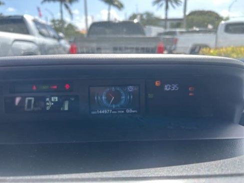 Used 2016 Toyota Prius V Three image 2