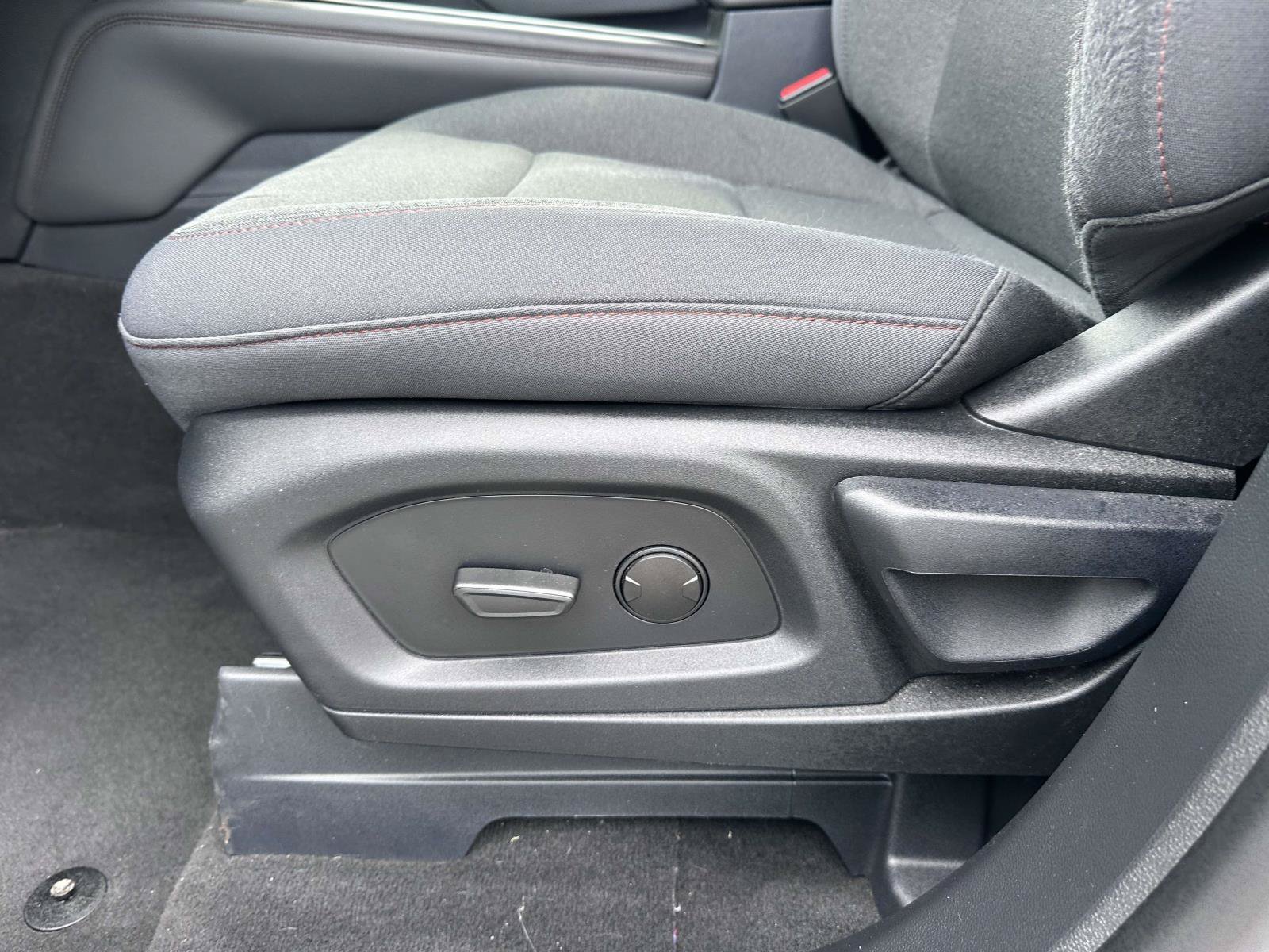 Used 2026 Ford Explorer Active AWD/4WD image 11