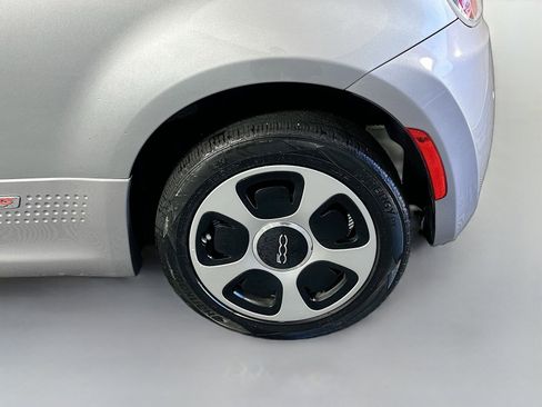 Used 2017 FIAT 500 e FWD image 28