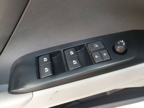 Used 2020 Toyota Camry LE w/ Convenience Package FWD image 15
