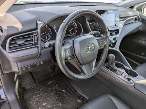 Used 2023 Toyota Camry SE image 8