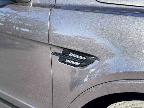 Used 2018 Bentley Bentayga AWD/4WD image 9
