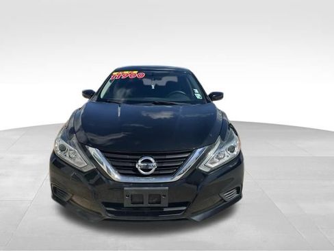 Used 2017 Nissan Altima 2.5 S w/ Power Driver Seat Package image 3