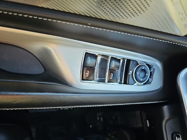 Used 2023 Chevrolet Corvette Stingray Premium Conv w/ Z51 Performance Package RWD image 29