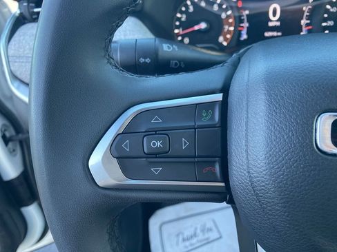 Used 2024 Jeep Compass Latitude image 17