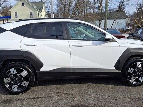 Certified 2025 Hyundai Kona SEL image 9