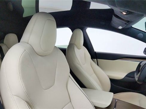Used 2021 Tesla Model S Plaid image 21