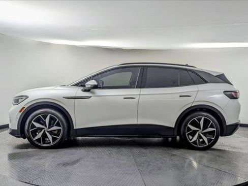 Used 2023 Volkswagen ID.4 Pro S image 3