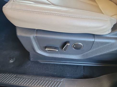 Used 2024 Ford Expedition Limited image 15