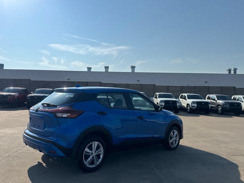 Certified 2025 Nissan Kicks Play S FWD image 21