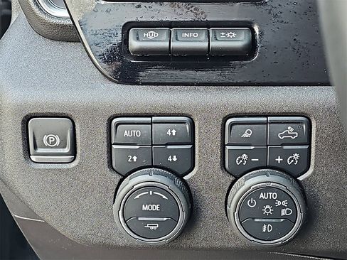 Used 2024 Chevrolet Silverado 1500 High Country w/ Technology Package image 30