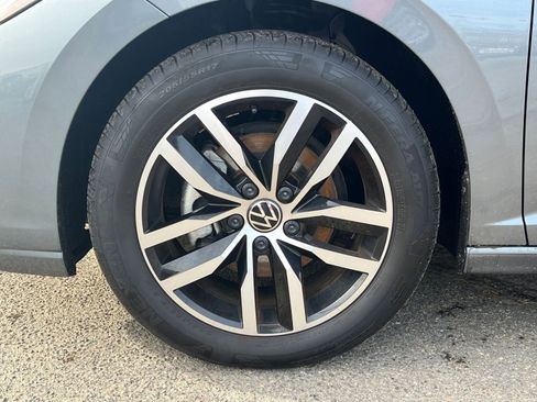 Used 2025 Volkswagen Jetta SE image 27