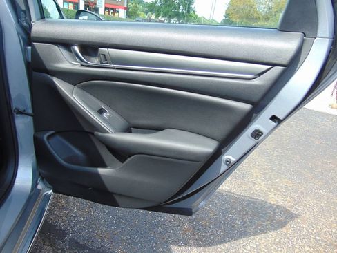 Used 2020 Honda Accord EX image 24