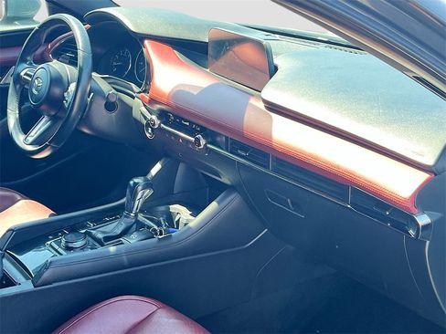 Used 2020 MAZDA MAZDA3 Hatchback w/ Premium Package image 30