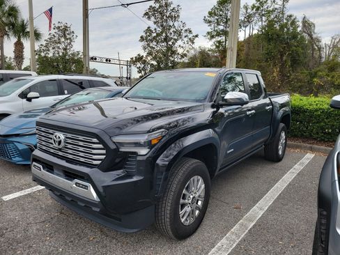 Used 2024 Toyota Tacoma Limited image 27
